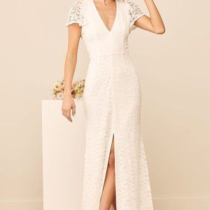 Lulu's Your Hand in Mine White Lace Flutter Sleeve Maxi Dress! Size Medium